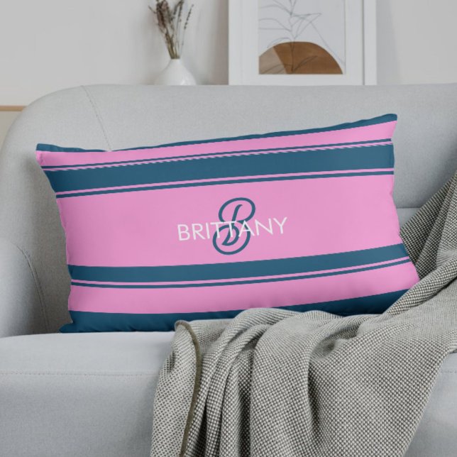Almofada Lombar Monograma do padrão de riscas azuis e rosa (Criador carregado)