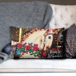 Almofada Lombar Nascer para Rosas vermelhas de Cavalo de Carrossel<br><div class="desc">"Nascer a brilhar." Você pode quase sentir a música oom pa-pa, símbolos de queda, e o movimento para cima e para baixo e redondo de feliz-volta sempre que você relaxa neste travesseiro lombar de fotografia suave e confortável. Você pode personalizar facilmente este travesseiro lombar e eu também ofereço personalização em...</div>