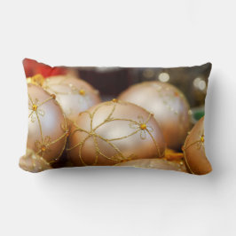 Almofada Lombar Ornamentos de Esferas Douradas de Flores com Cama