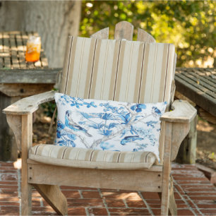 Almofada Lombar Paciente de Chinoiserie Azul e Branco ao ar livre