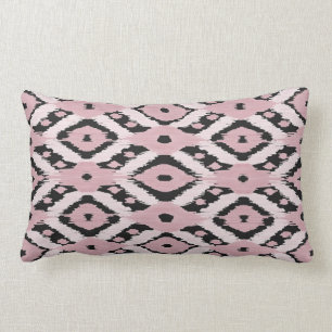 Almofada Lombar Padrão Moderno de Ikat Preto, Rosa, Blush Boêmiano