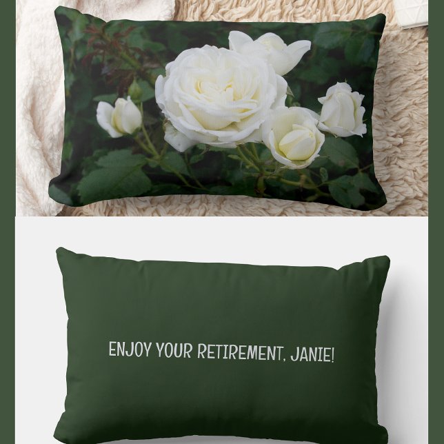 Almofada Lombar Personalizar Desfrute de Rosas Amigos do Colaborad (Modern, elegant Enjoy Your Retirement personalized name accent pillow. Photo of cream white roses )