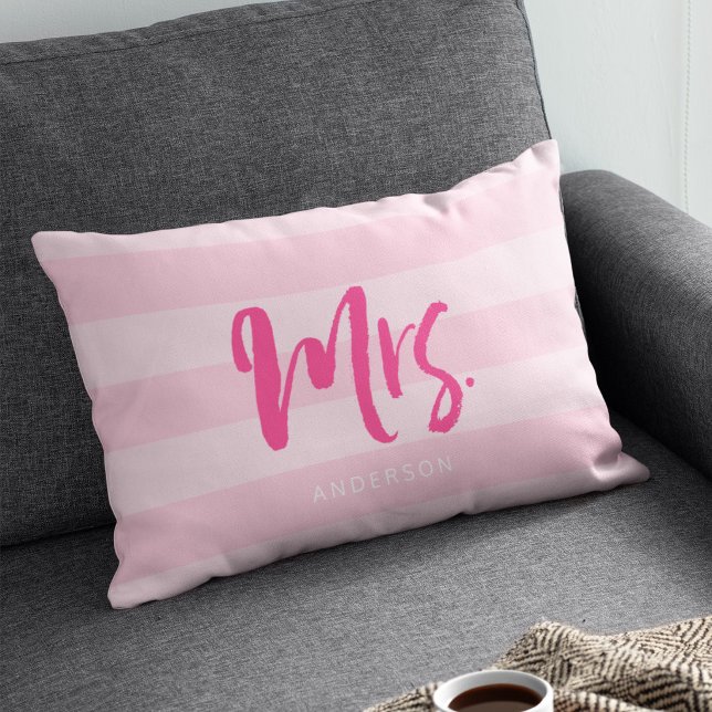 Almofada Lombar Personalize com Nome Sra Preppy Listras Rosa (Criador carregado)