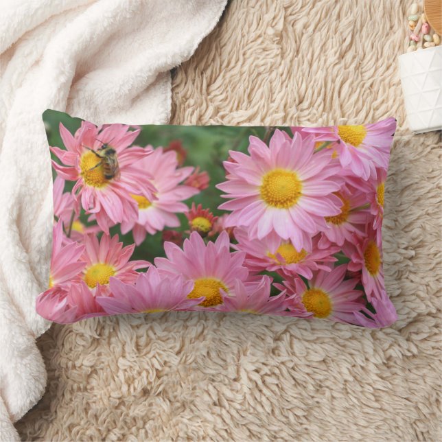 Almofada Lombar Pink Daisy Flowers And Bumble Bee   (Cobertor)