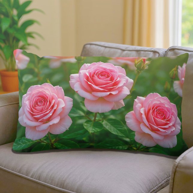 Almofada Lombar Pink Roses Lumbar Pillow (Lumbar pillow with pink roses)