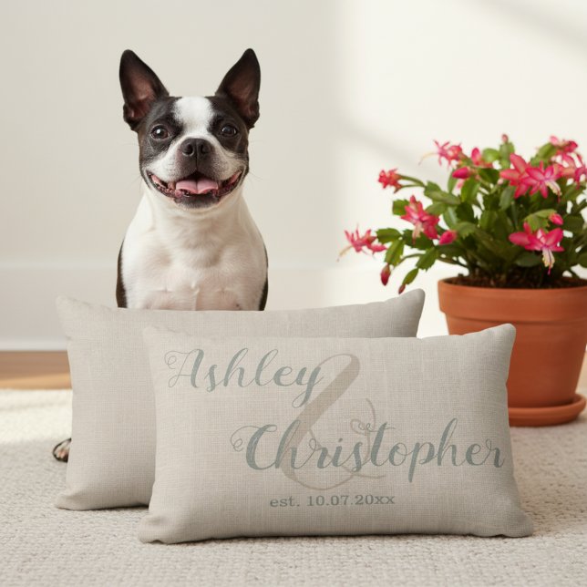 Almofada Lombar Presente Personalizado de Aquecimento para um Casa (Wedding or anniversary gift idea! Personalized lumbar pillow with names and wedding date!)