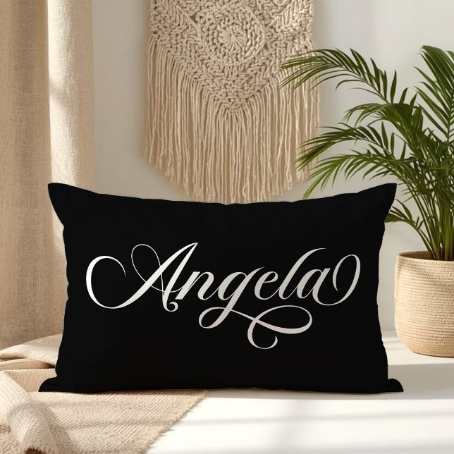 Almofada Lombar Preto e Branco Angela com Letreiro Elegante (Black and White Elegant Lettering Angela Lumbar Pillow)
