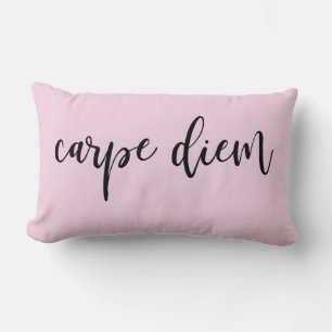 Almofada Lombar Script Elegante de Diem Diem de Carpe Rosa Blush