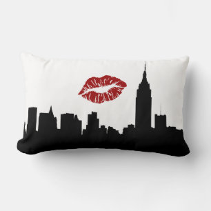 Almofada Lombar Silhueta da skyline de NYC, beijo vermelho do