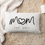 Almofada Lombar Simple Black Script Heart Unique Mom Established<br><div class="desc">Simple Black Script Heart Unique Mom Established Lumbar Pillow.

Make it yours with easy customization. Need a custom order? Just send us a message,  we’re here to help. Kindly note that response times may vary slightly due to the time difference.</div>