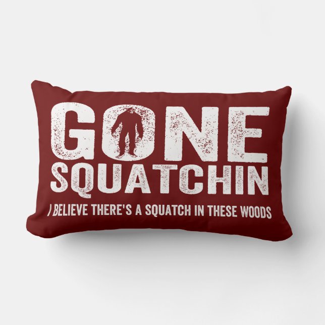 Almofada Lombar Squatchin ido (afligido) Squatch nestas madeiras (Frente)