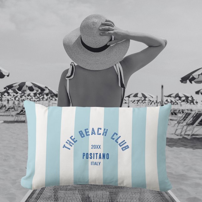 Almofada Lombar The Beach Club Crest Blue Cabana Stripe (Criador carregado)