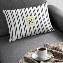 Travesseiro de poliéster de tiras brancas e pretas