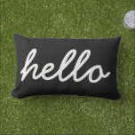 Almofada Lombar Travesseiro decorativo de Alô Preto e Branco Moder<br><div class="desc">Design de travesseiro decorativo exterior simples e bonito com HELLO na fonte de script ou adicione seu próprio texto personalizado. Clique no botão Personalizar para adicionar seu próprio texto,  alterar fontes e cores para um design personalizado exclusivo.</div>