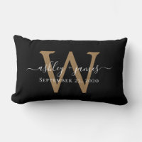 Travesseiro Lombar Preto com Data de Casamento e M