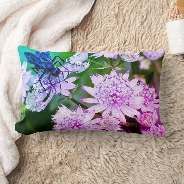 Almofada Lombar Vespão Iridescente em Flores Arte (Cobertor)