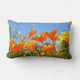 Almofada Lombar Zomers gevoel van wilde oranje bloemen.