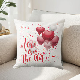 Almofada Love Is In The Air Throw Pillow