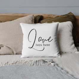 Almofada Love Lives Here Travesseiro decorativo
