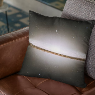 Almofada Majesttic Sombrero Galaxy Hubble Telescope 2004