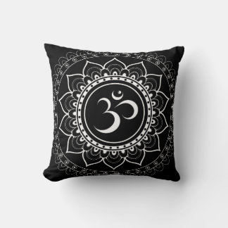 Almofada Mandala Om Preto