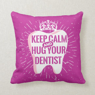 Almofada Mantenha a calma e abrace seu dentista