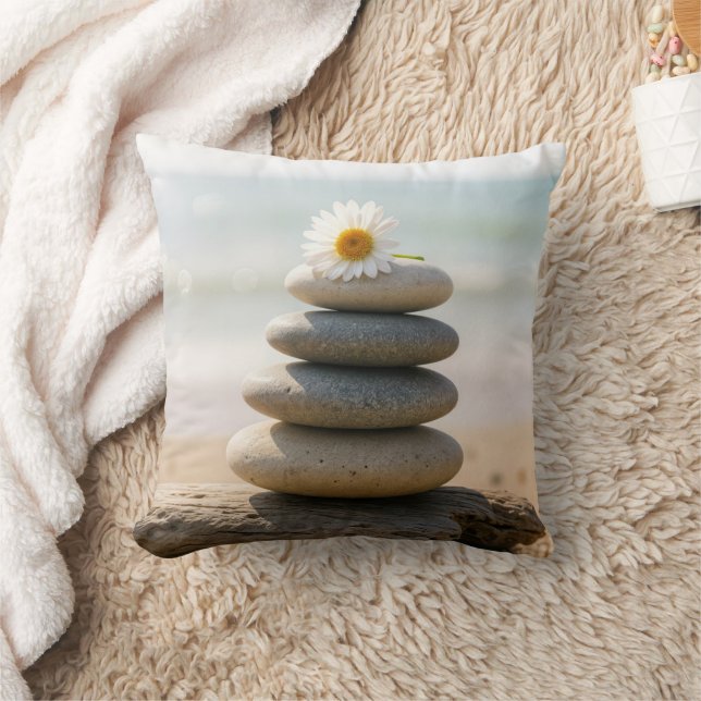 Almofada Margarida em um Cairn de Praia de Pedra com Madeir (Cobertor)