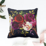 Almofada Marinho Burgundy Marsala Russo Bohemian Floral<br><div class="desc">COR DE FUNDO ALTERÁVEL. Travesseiro decorativo ao estilo boêmico com ilustração aquosa de burgundy,  marsala,  pénia vermelha e rosa e rosas com destaque de penas sobre fundo azul marinho. Isto é perfeito para eventos do outono/outono/inverno,  do estilo floral e boêmico. Itens correspondentes também estão disponíveis.</div>