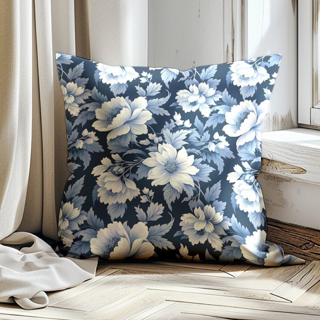 Almofada Marinho Dusty Blue Vintage Floral (Elegant navy blue, dusty blue, and white vintage floral decorator pillow)