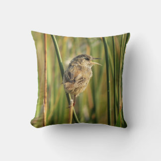 Almofada Marsh Wren Throw Pillow