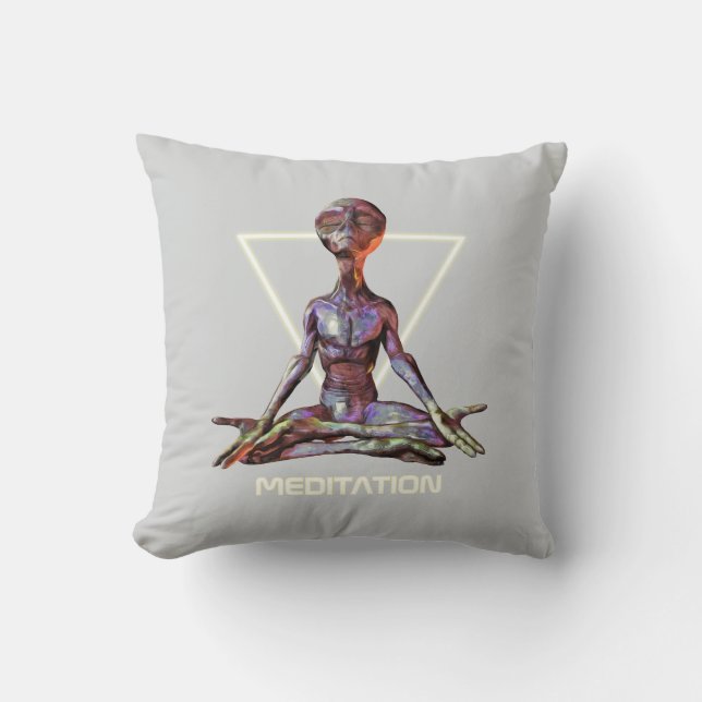Almofada Meditação. Alienígena em pose tranquila (Frente)