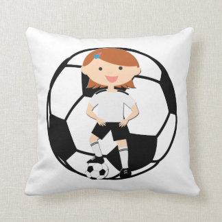Almofada Menina 3 do futebol e bola preto e branco