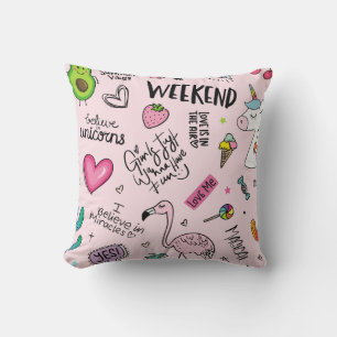 Almofada Meninas divertem conceito com unicórnio, flamingo,