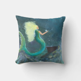 Almofada Mermaid with her pearl cushion throw pillow