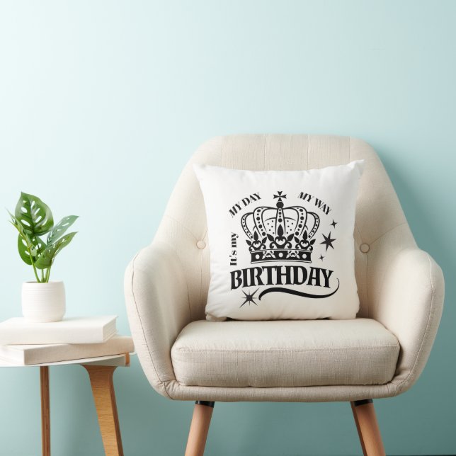 Almofada Minimal Black Crown Birthday Quote Typography (Cadeira)
