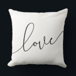 Almofada Minimalista do Amor Negro e Branco<br><div class="desc">Pegue este travesseiro de amor preto e branco para um sotaque minimalista perfeito para o seu quarto ou sala de estar.</div>