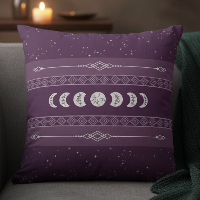 Almofada Mística Fase Lunar Celestial de Ameixa Boêmia (Ideal for those searching for Boho, Witchy, Aesthetic, or Spiritual Wellness decor)