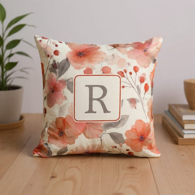 Almofada Modelo de Monograma de Flor Bonita Personalizado (Pretty Flower Monogram Template Personalized Throw Pillow by Ricaso. Stunning and elegant. 
)