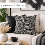Almofada modern line art black and white pattern<br><div class="desc">modern line art black and white pattern</div>