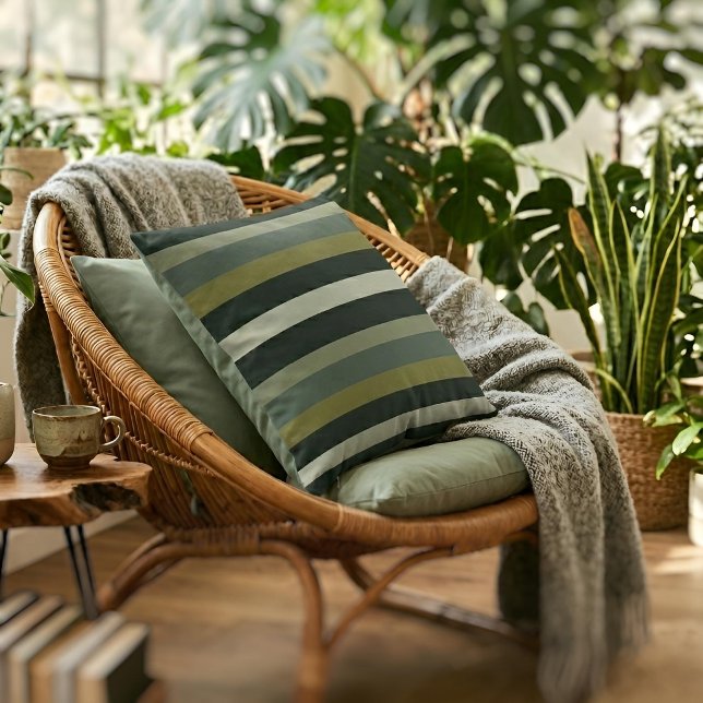 Almofada Moderna Linear | Aged Sage & Winter Moss (Lifestyle Shot)