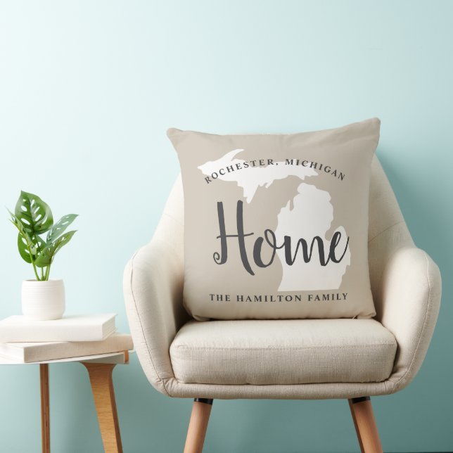 Almofada Monograma da Família Michigan Home Beige Script (Cadeira)