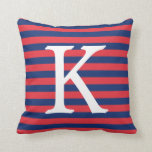 Almofada Monograma das listras dos azuis marinhos & do<br><div class="desc">Travesseiro decorativo Monogrammed em caracterizar listras dos azuis marinhos e do vermelho e sua inicial em uma pia batismal enorme,  branca.</div>