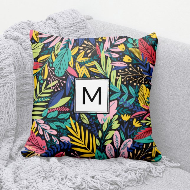 Almofada Monograma de Bloco Preto Moderno Deixa Arte Colori (Modern Monogram Pillow with Bright, Cheery, Colorful Leaves Pattern)