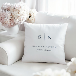 Almofada Monograma de casamento minimalista em branco e azu