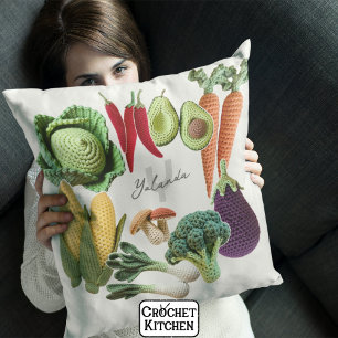 Almofada Monograma de Colagem de Cogumelos Feliz Crochet Ve