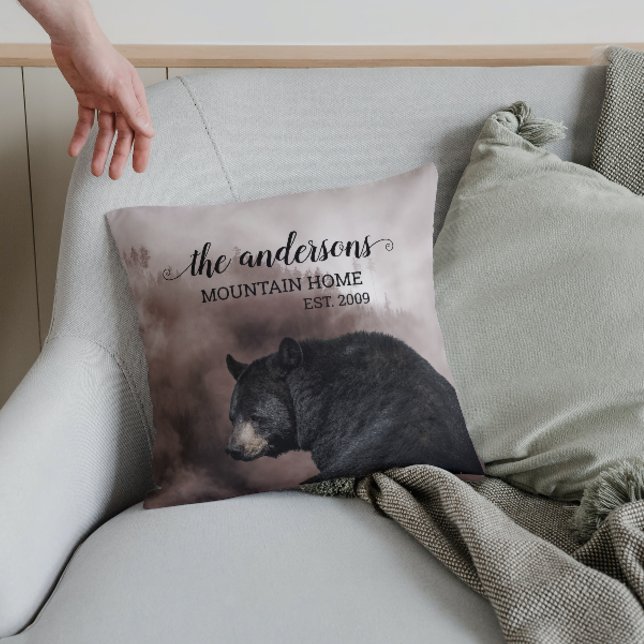 Almofada Monograma do Decor da Floresta do Urso Negro Russo (Criador carregado)