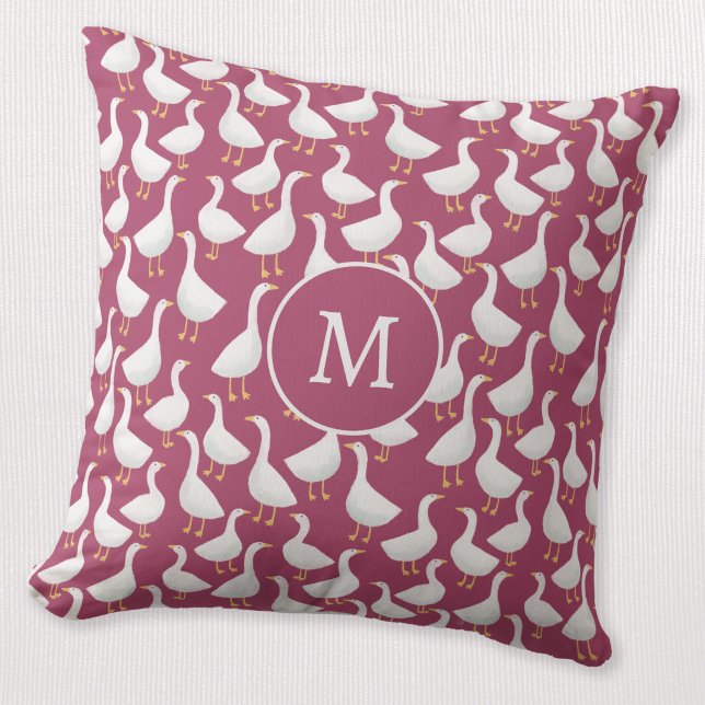 Almofada Monograma Excêntrico Ganso Branco Fruta Vermelha C (Monogram initial personalized goose geese pattern throw pillow)