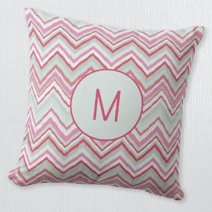 Almofada Monograma Inicial em Listra Chevron Ikat Moderna