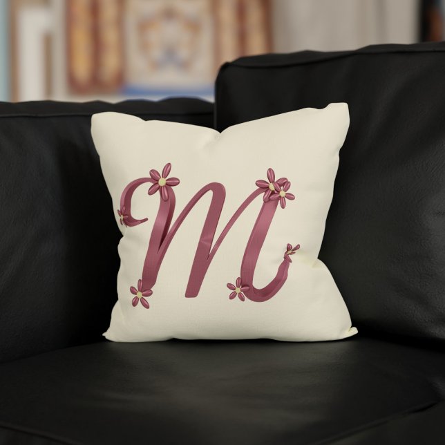 Almofada Monograma - Letra M Rosa Dourada Floral Detalhes C (A pretty rose gold letter M pillow with delicate flowers which makes a lovely gift for your mom)