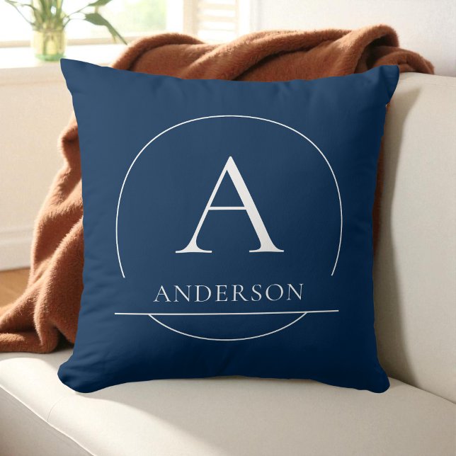 Almofada Monograma Moderno de Nome de Família Simples Azul  (Modern Navy Blue Simple Family Name Monogram Throw Pillow)
